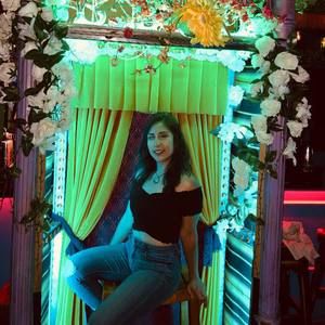 Meet your Posher, Miriam